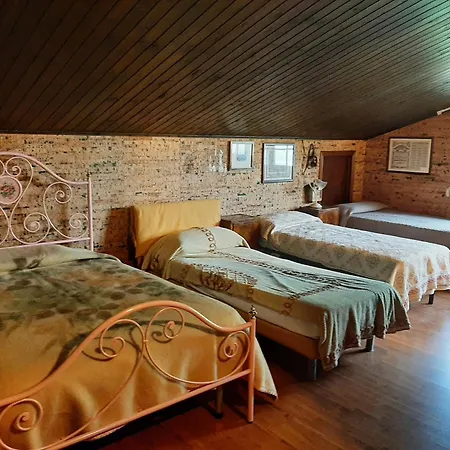 Isabel Villa Arezzo